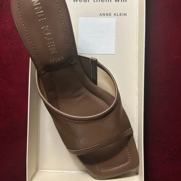 Favorite Brown Kitten Heels Brown Mesh Sandals AK Size 8 NEW IN BOX SOLDOUT NWT - Picture 9 of 16